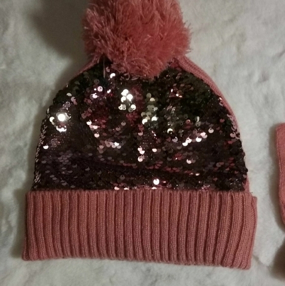 Sequin Knit Pink Hat with matching gloves - Picture 3 of 4